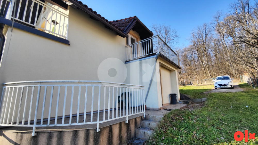 Kuća u Laktasima sa 1400 m² okućnice, staklenikom i zidanom šupom – pohled 4