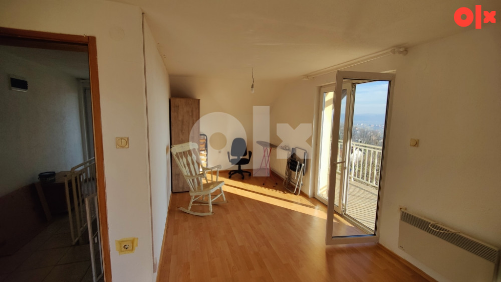 Kuća u Laktasima sa 1400m2 okućnice, staklenikom i zidanom šupom