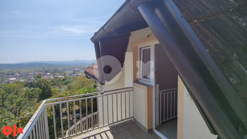 Kuća u Laktasima sa 1400m2 okućnice, staklenikom i zidanom šupom 16