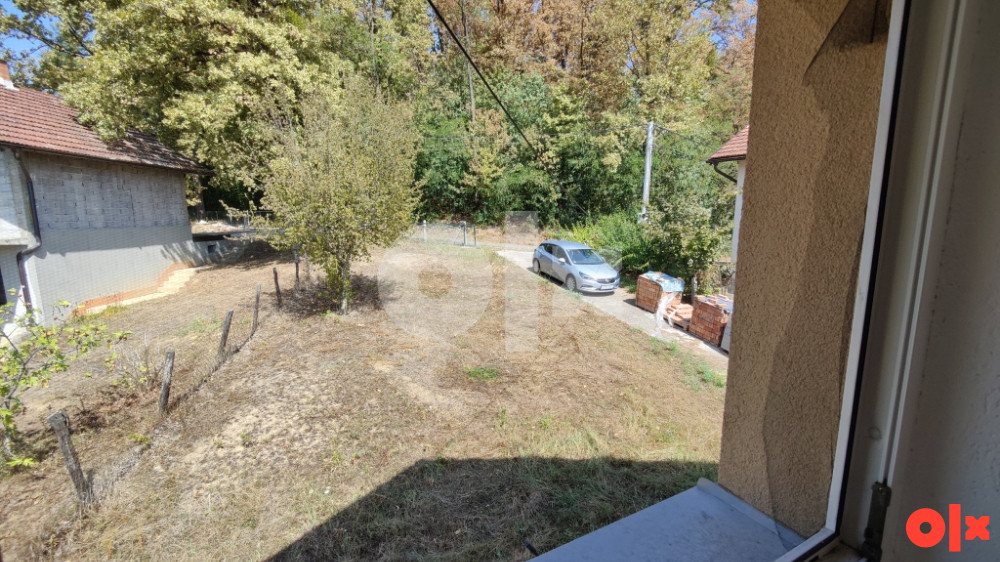 Kuća u Laktasima sa 1400m2 okućnice, staklenikom i zidanom šupom 17