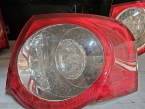 Pasat 6 stop svjetlo desno limuzina 2005-10