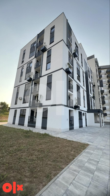 Stan na dan Tuzla kod BCC sa garažom 061/555-945 NOVO 17