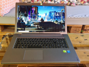 Laptop Lenovo i7 8GB RAM SSD 17.3" HD