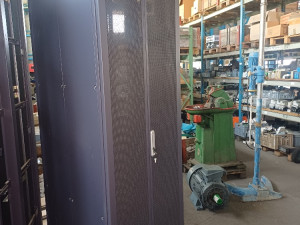 SERVERSKI ORMAR RACK