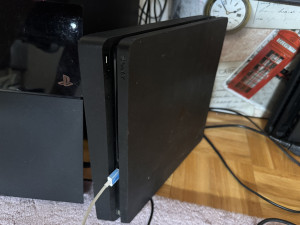 Ps4 slim 500gb playstation garancija