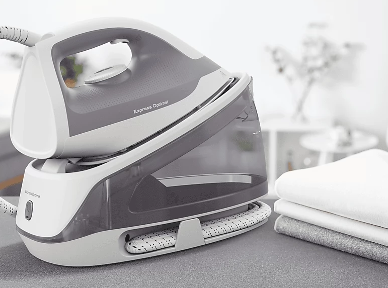 Pegla sa stanicom Tefal SV4111E0