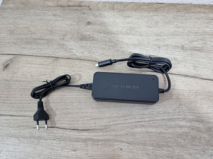 Punjač za električni trotinet skuter romobil Seagway Xiaomi 42V