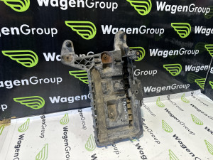 Nosac akumulatora Volkswagen Passat CC 2010 (fotografija 2)