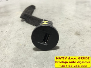 USB port priključak Opel Movano B 2021 280235412R---