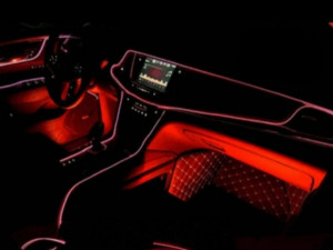 Led traka za auto uvlačeća 12V na upaljač