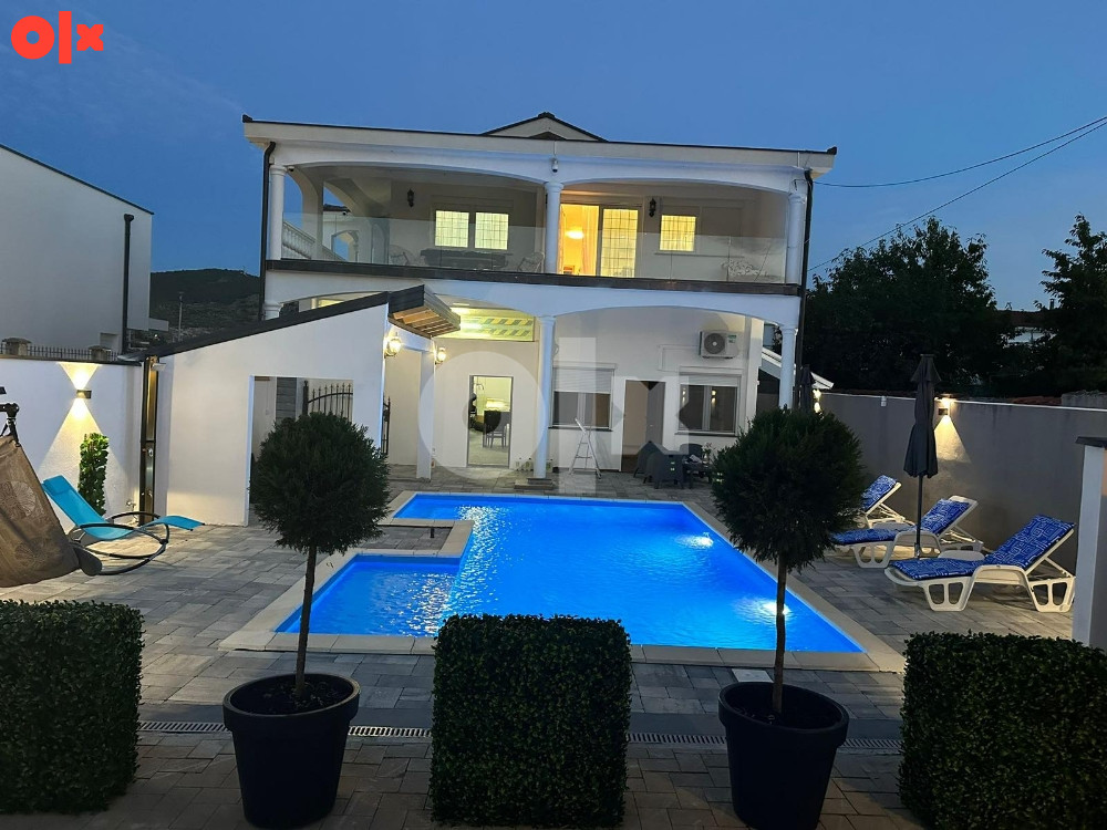 IZDAJE SE LUKSUZNA VILA SA BAZENOM BLAGAJ KUCA 3