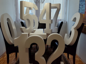 3d slova od stiropora
