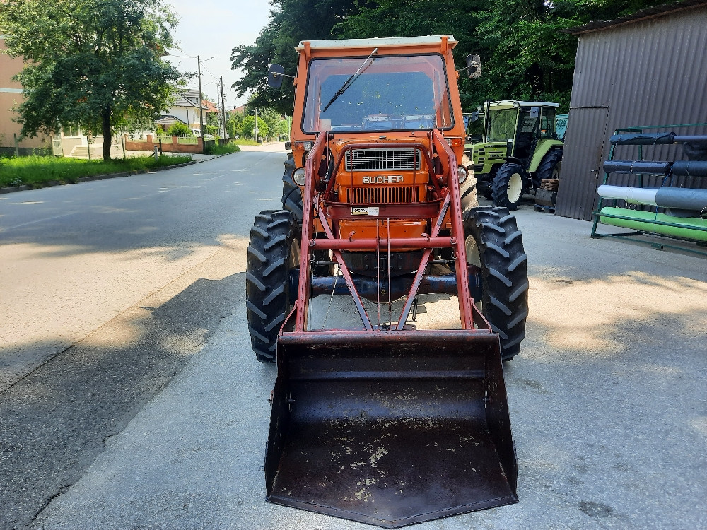 Utovarivac Kasika za traktor fiat 640