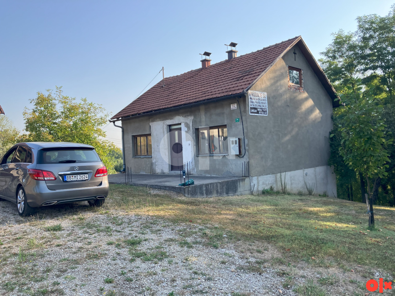 Imanje u mjestu Lončari pored Tešnja sa tri objekta 8