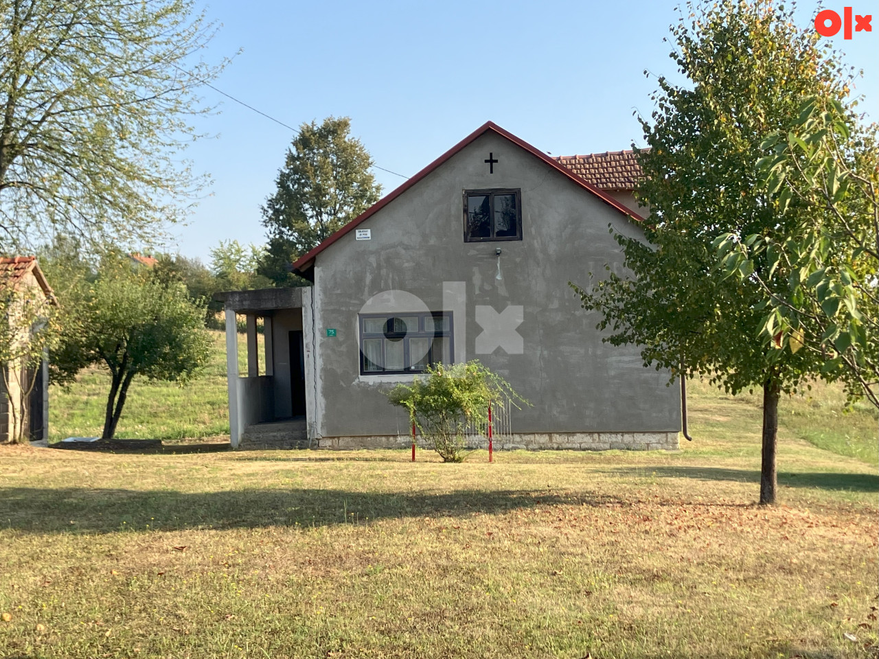 Imanje u mjestu Lončari pored Tešnja sa tri objekta 16
