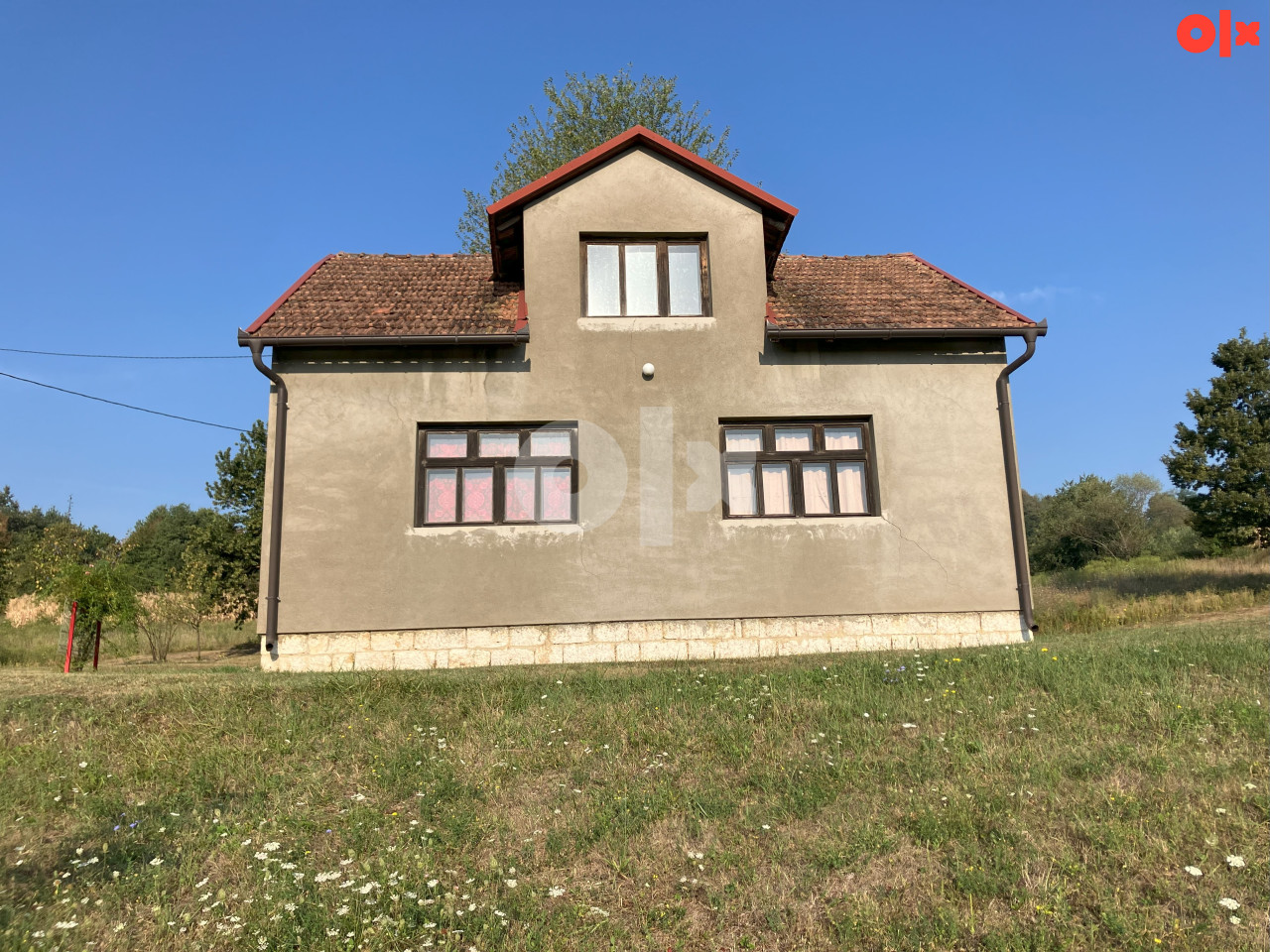 Imanje u mjestu Lončari pored Tešnja sa tri objekta 17