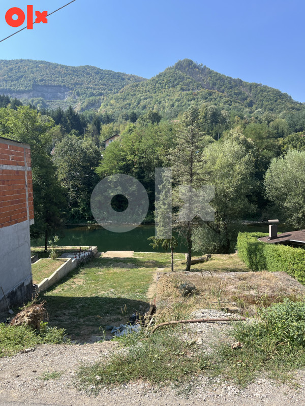 Plac uz Vrbas (Karanovac)