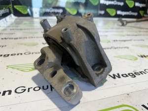 Nosac motora Volkswagen Passat CC (fotografija 1)