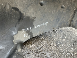 Pvc blatobran Jeep Liberty 2007 (fotografija 3)