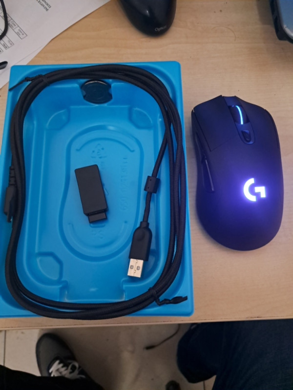 Logitech miš G703 POWERPLAY