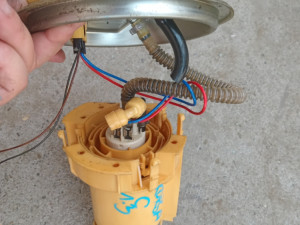 Pumpa iz rezervoara korsa c 1.3