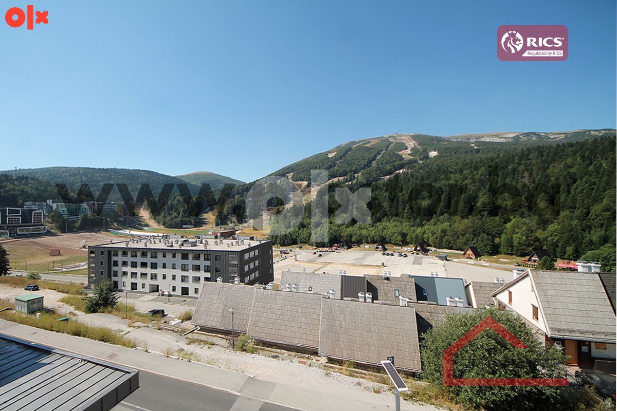 PROSTOR prodaje: Dvoetažni apartman sa lođom 2