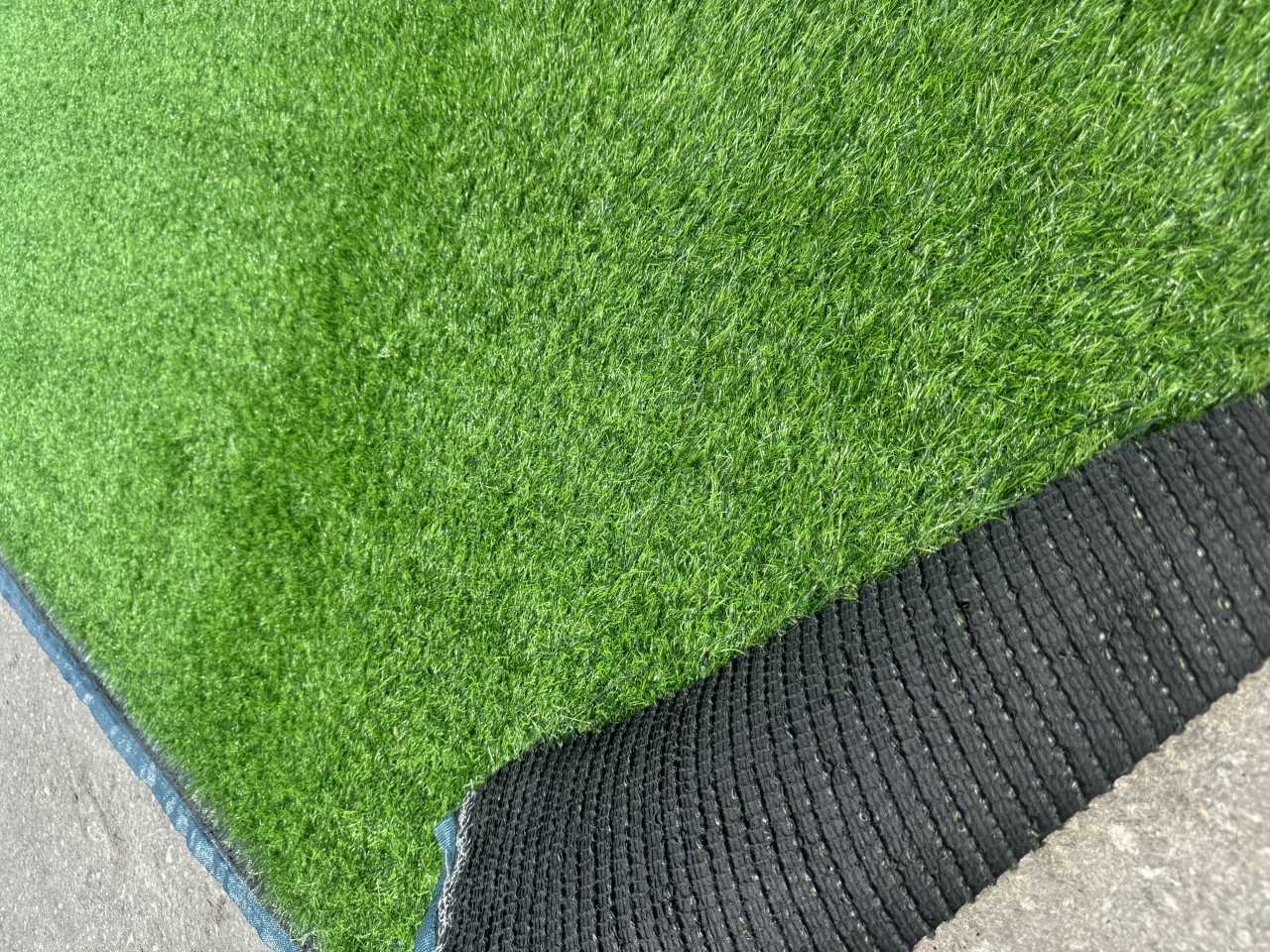 UMJETNA TRAVA OD 30mm (1m,2m i 4m širine)