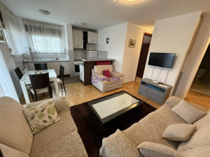 Trosoban stan 61m2 - podnožje Starčevice