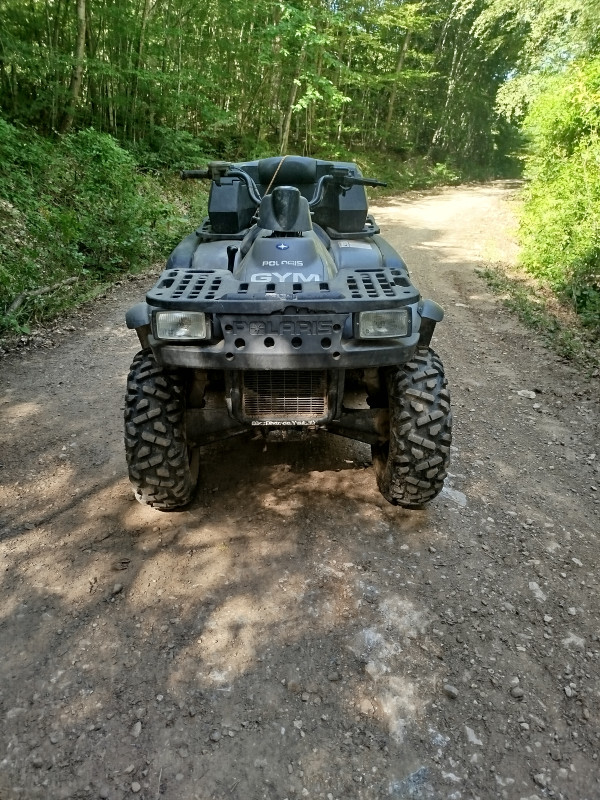 Atv quad Polaris Magnum 325