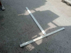Stub za policu
