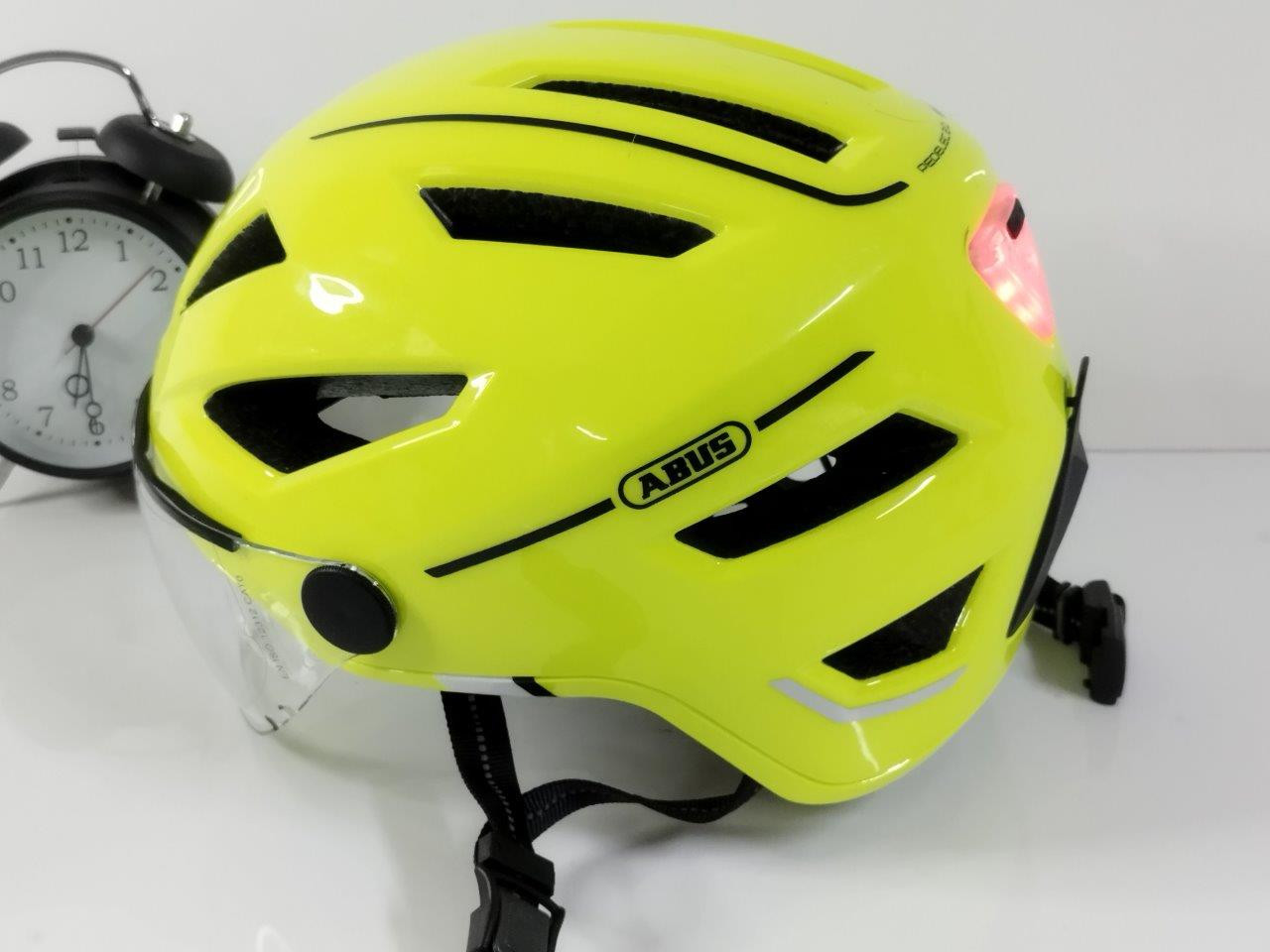 Abus  Pedelec 2.0 ACE biciklo romobil kaciga s vizirom 52-57 cm