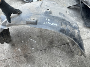 Pvc blatobran prednji desni Land Rover Discovery 2006