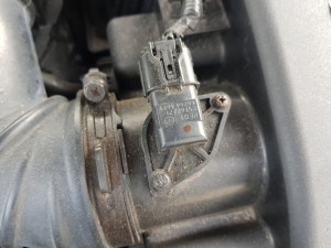 PROTOKOMJER ZRAKA MAZDA 3 2.2 E5T62271 DIJELOVI