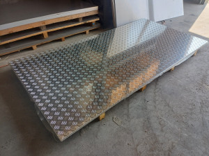 ALUMINIJSKI REBRASTI LIM
