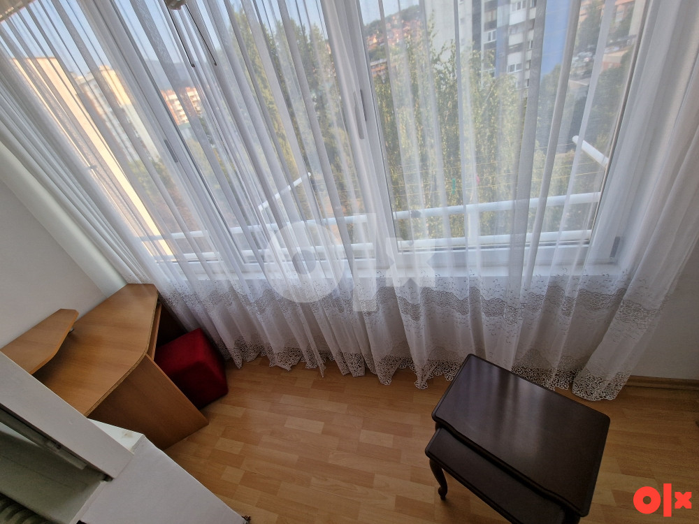 Trosoban stan za najam, Hrasno