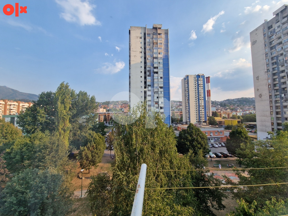 Trosoban stan za najam, Hrasno