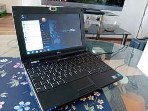 Dell latitude/intel atom/2 gb ram/win7/kamera