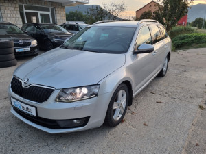 Skoda Octavia 1.6 77kw 4x4 2013 g. Karavan LED