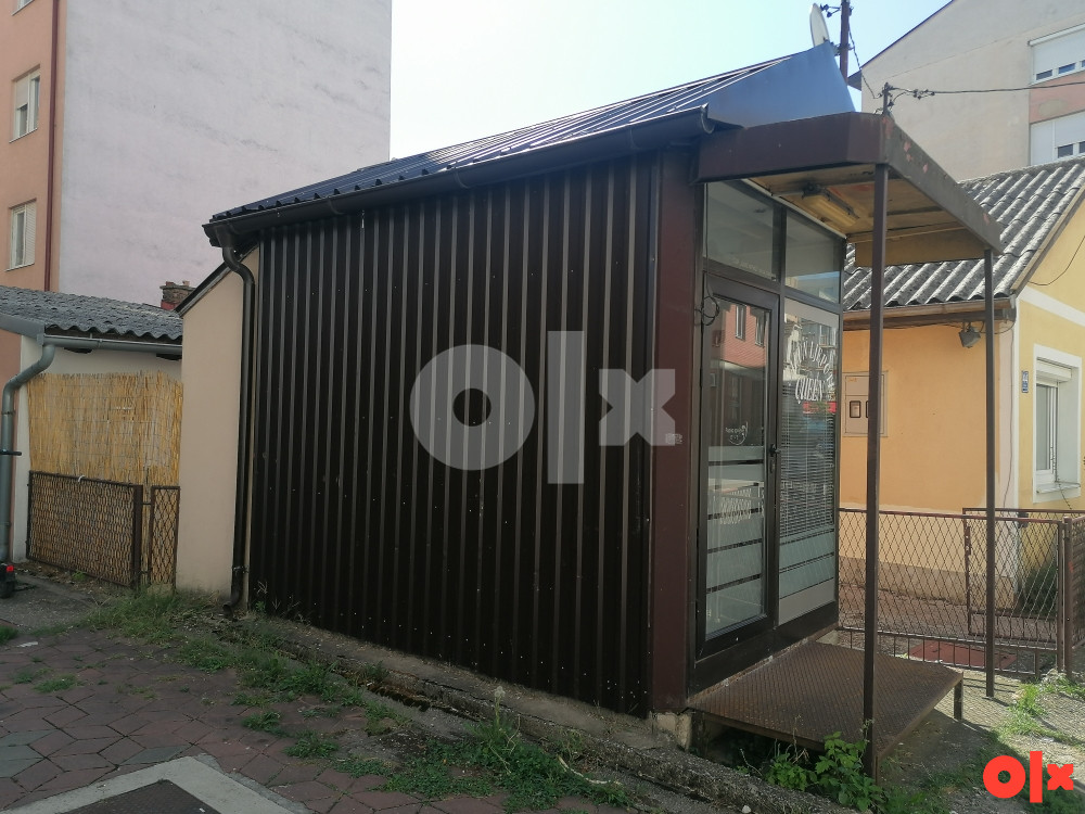 Prodajem montažni/demontažni frizerski salon sa opremom-namješten