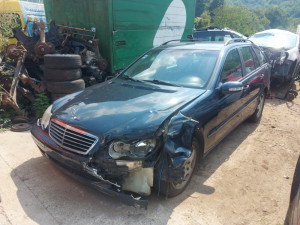 Mercedes c 220 cdi karavan bih papiri - dijelovi