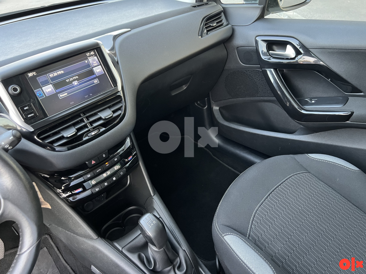 Peugeot 208 1.6 HDI 73kW 2016 god *panorama,120.000km*