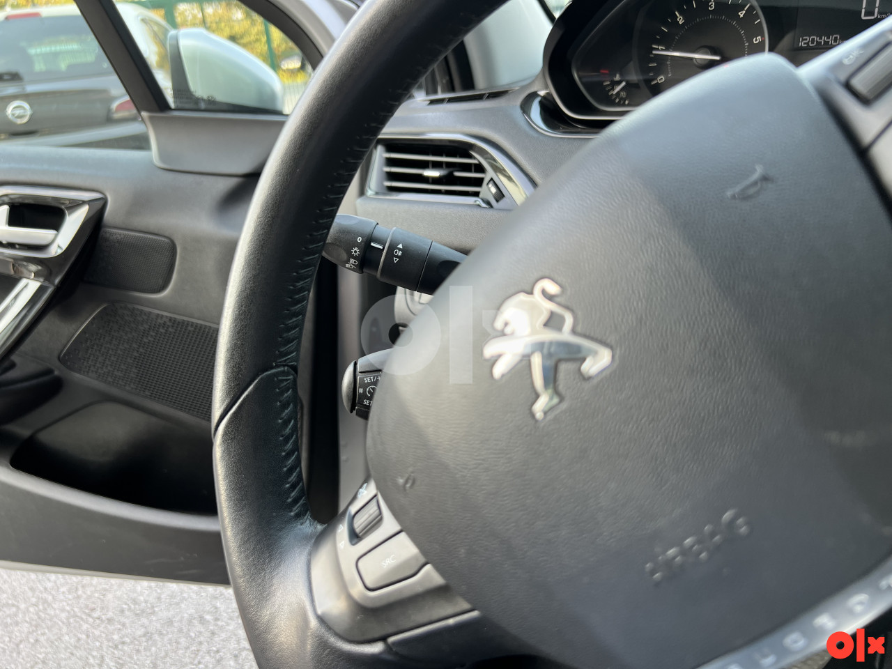 Peugeot 208 1.6 HDI 73kW 2016 god *panorama,120.000km*