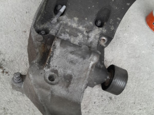 NOSAČ ALTERNATORA BMW X1 2.0 105 KW 07>11 11167802639-02