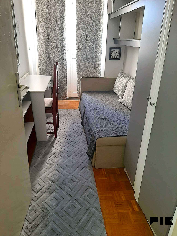 Soba sa balkonom za studentice (Tuzla, Sjenjak)