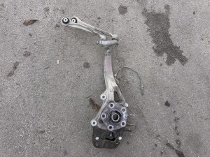 Desna glavčina Audi Q7 4M 4M0407242J