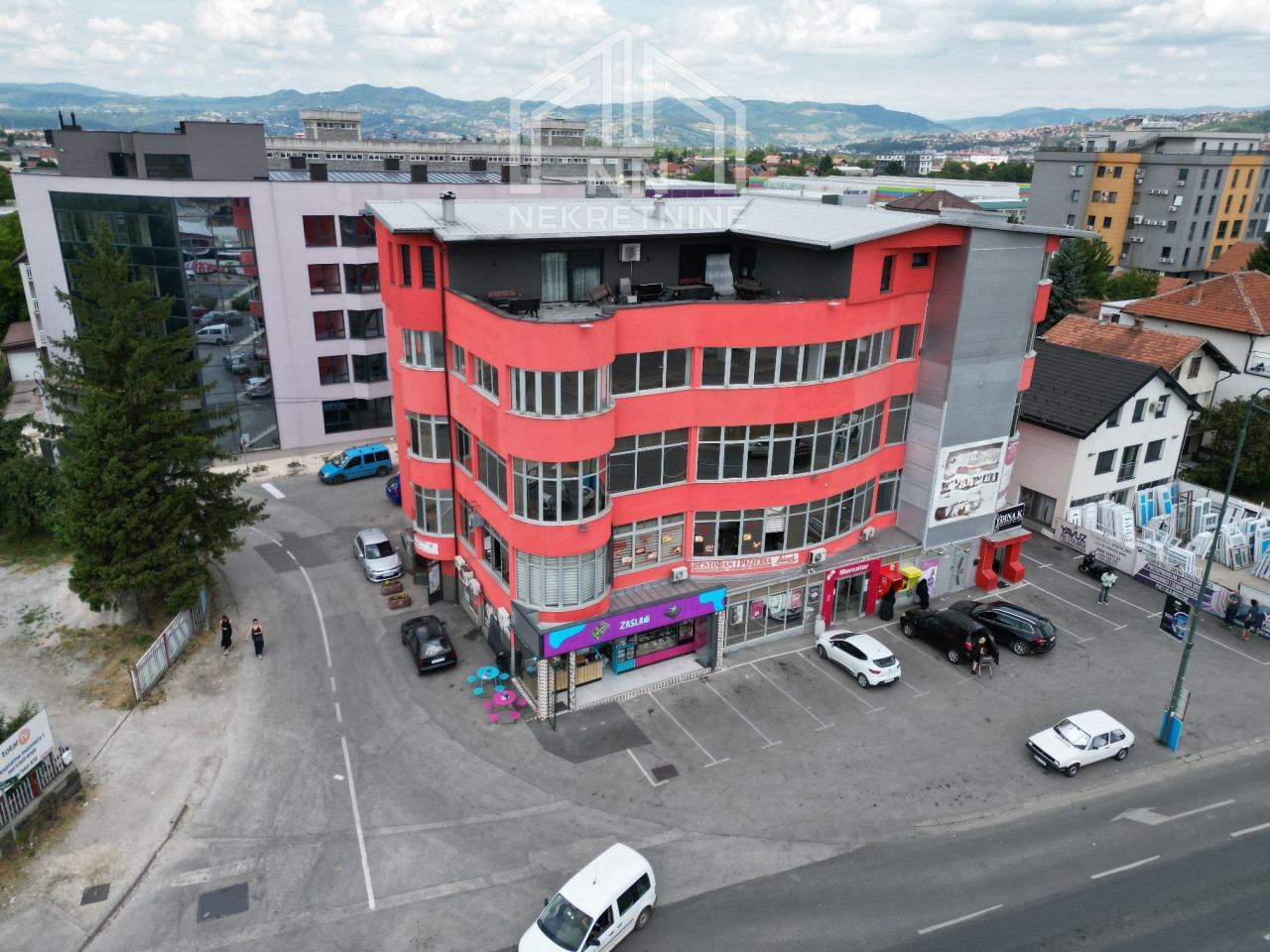 NN Nekretnine : Poslovni prostori 200-500m2 Stup 4