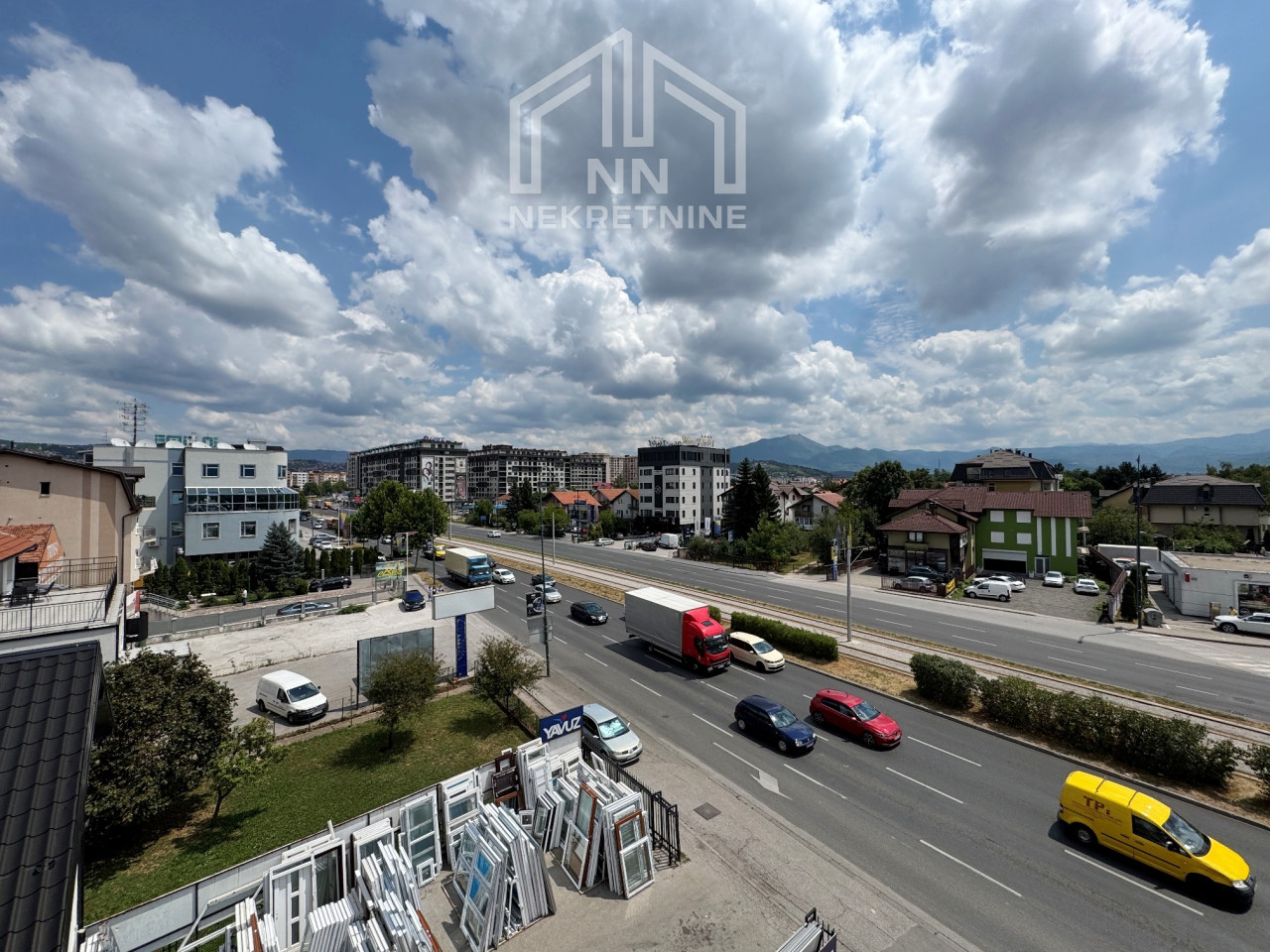 NN Nekretnine : Poslovni prostori 200-500m2 Stup 5