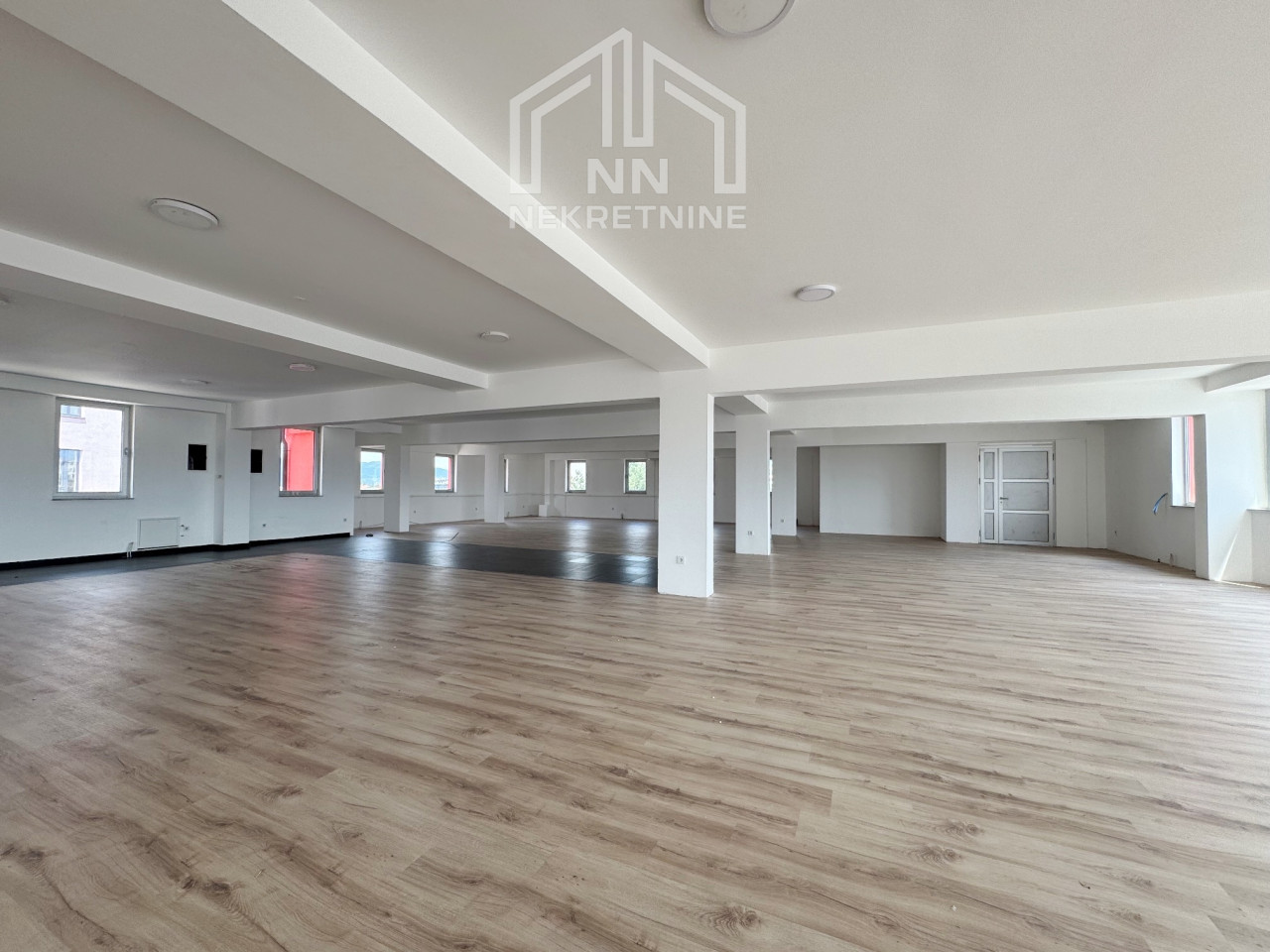 NN Nekretnine : Poslovni prostori 200-500m2 Stup 7
