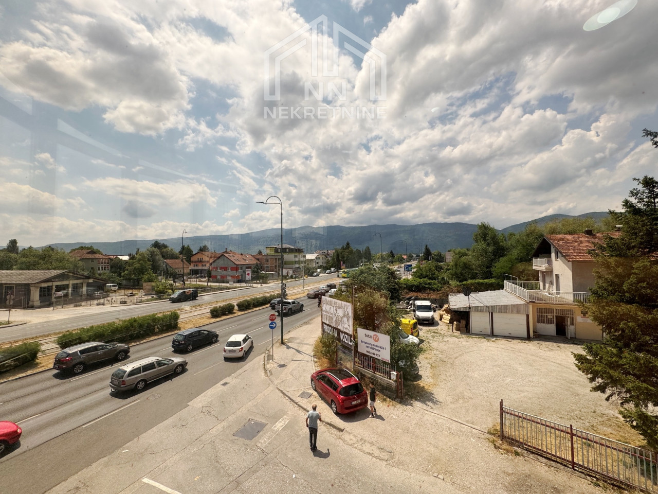 NN Nekretnine : Poslovni prostori 200-500m2 Stup 10