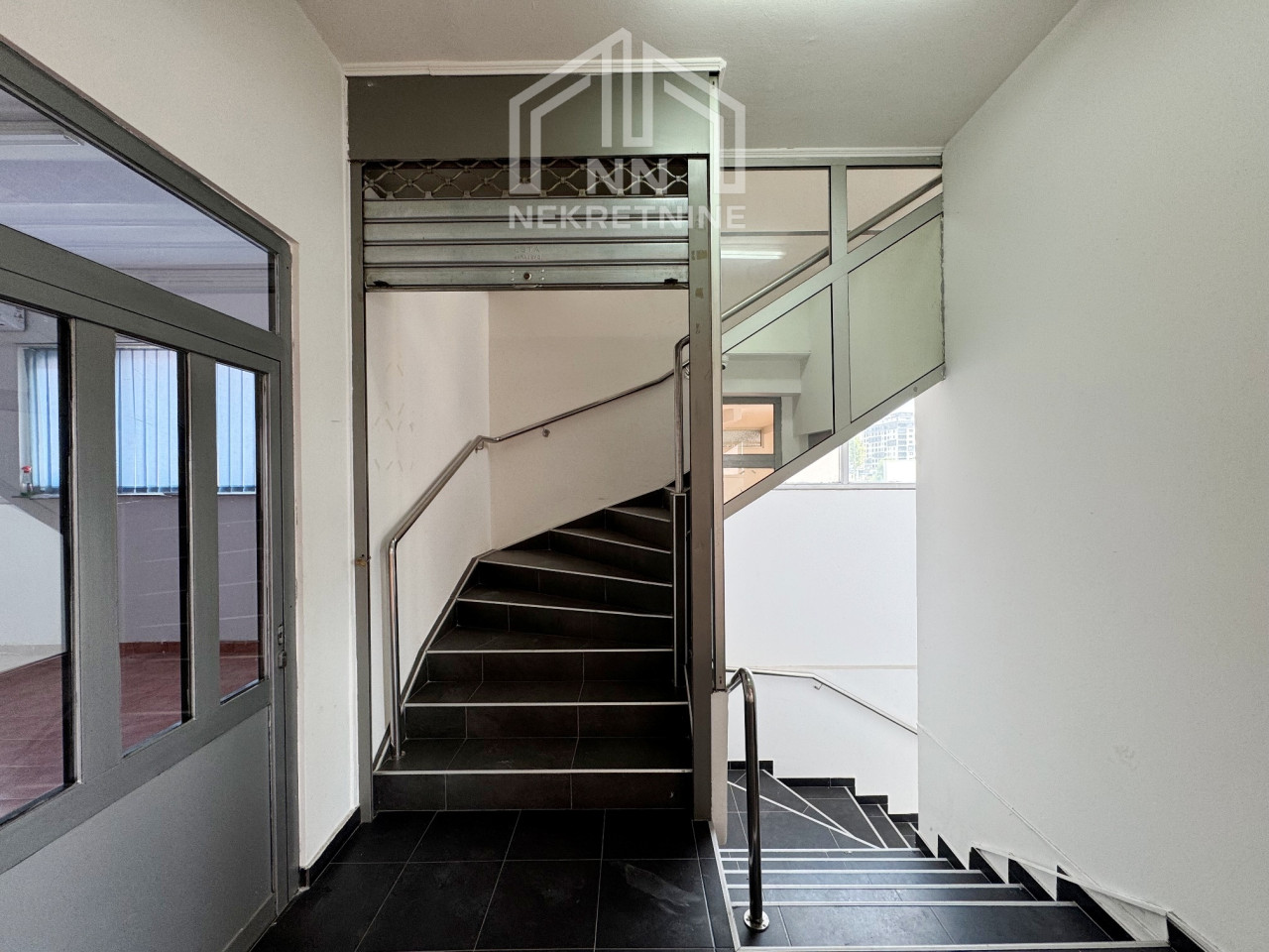 NN Nekretnine : Poslovni prostori 200-500m2 Stup 15
